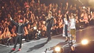 Jax amp Fedez con Levante Stash LIVE Assenzio  Intro  Concerto Forum Assago 14417  TESTO [upl. by Aimahs867]