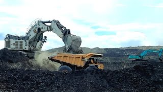 Liebherr 9400 amp Cat 789 Excavator Loading Dump Truck [upl. by Uohk300]