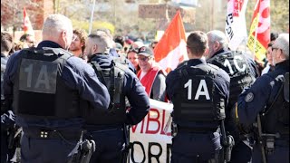 Élisabeth Borne huée par 200 manifestants lors dun déplacement à lhôpital de Rodez [upl. by Kester719]