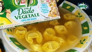 Come cuocere i tortellini in brodo con il dado vegetale [upl. by Ladew600]