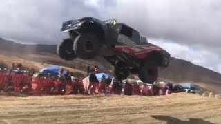 Espectaculares vuelos en la Baja1000 [upl. by Messere720]