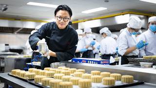 How 4000 Mooncakes Are Made By Hand Per Day [upl. by Gaither]