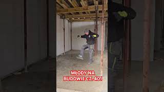 MŁODY NA BUDOWIE CZ 401 śmieszne praca bricklayer humor funnyvideo funny comedy kierownik [upl. by Aehtla529]