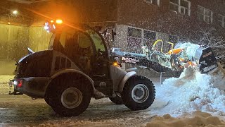 Kiinteistöpalvelut Nurmela Kramer 8085 with Arcon Snowplow plowing snow in Malminkartano [upl. by God]