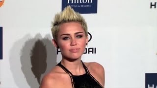 Miley Cyrus sort une chanson alors que le mystère entoure toujours sa relation avec Liam [upl. by Haleemak]