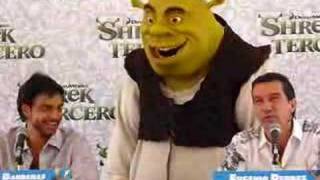 Antonio Banderas y Eugenio Derbez Shrek Tercero [upl. by Barris]