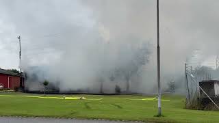 Flammer raserer industriområde Røg kan ses flere kilometer væk [upl. by Dannel]