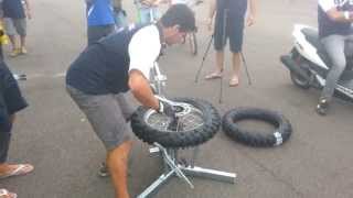 44 second mousse tyre change [upl. by Estren]