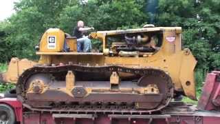 Caterpillar D9G donkey start and unloading off a low loader [upl. by Sergei]