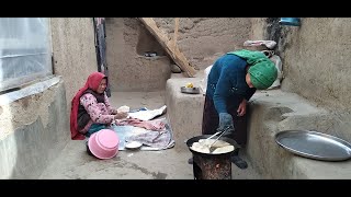 Bolani Afghani Potato and Leek  Village Life Afghanistan  Bolani Kachaloo [upl. by Uhsoj]