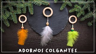 Cómo hacer ADORNOS NAVIDEÑOS para DECORAR el ÁRBOL con MADERA y PLUMAS [upl. by Eilsil]