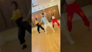 Tu cheez badi hai mast  remix  Dev Vashist  dance cover  viral video [upl. by Trinetta]