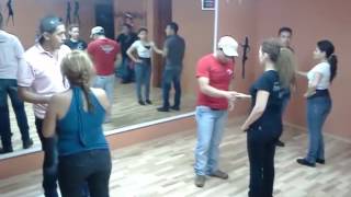 1 clases de baile cumbia tejana suelto los mejores pasos solo son en conexxion tejana [upl. by Israeli225]