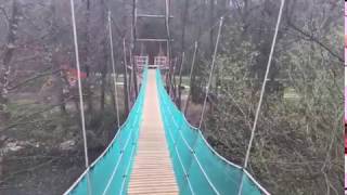 Wandelen over de 50 meter lange hangbrug over rivier de Ourthe in Durbuy [upl. by Neda371]