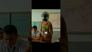 El SECRETO detrás de su CASCO te SORPRENDERÁ shorts cine cineenespañol [upl. by Derek]