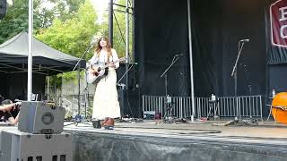 quotGRASS VALLEYquot Molly Tuttle solo at FRESHGRASS FESTIVAL 2024 [upl. by Amehsyt]