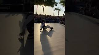 El alcalde de Vigo se atreve con el break dance [upl. by Engleman]