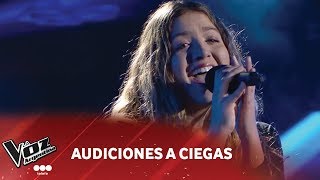 Lucia Capua  quotAlgo contigoquot  Vicentico  Audiciones a ciegas  La Voz Argentina 2018 [upl. by Panthia]