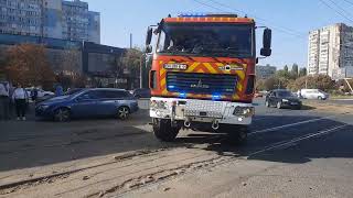 Engine601602 fire trucks responding with Wail amp Horns to fire [upl. by Josefina]