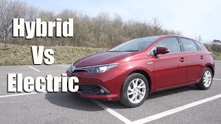 New 2018 Toyota Auris Hybrid review How does it compare to the New Nissan Leaf [upl. by Ariuqahs]