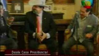 Tigres del Norte le dedican quotJefe de Jefesquot a presidente de Honduras [upl. by Clower186]