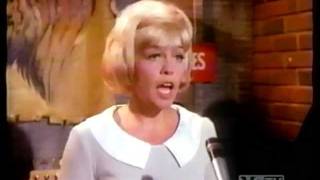 Jaye P Morgan Sings quotGonna Getchaquot On quotMy Three Sonsquot [upl. by Elleral]