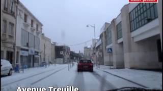 VIDEO Châtellerault  petite promenade en ville sous la neig [upl. by Juan]