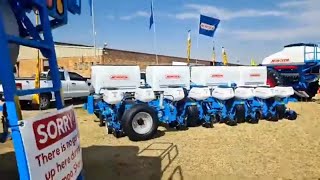 Die wydste planter reeks op NAMPO 2024 is by Monosem by Carrotech [upl. by Ainolloppa]