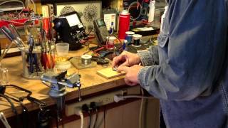 Build a Z1 Battery for your Zenith TransOceanic [upl. by Trabue]