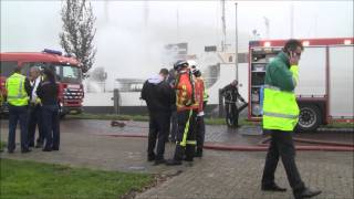 Zeer grote scheepsbrand De Zeefakkel Koopvaardijhaven Hellevoetsluis [upl. by Vachil]