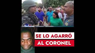 MUJER LE AGARRA EL GINEO A UN CORONEL DE LANTE DE TODOS [upl. by Eerb]