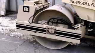 Rullo compattatore INGERSOLL RAND DD65 Carbone srl [upl. by Yeltrab]