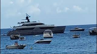 Il mare di Positano costellato di imbarcazioni e yacht di lusso [upl. by Adnilema]