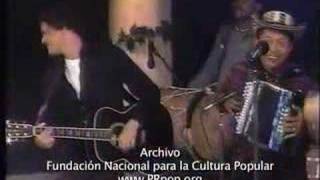 Carlos Vives canta Los buenos tiempos en tv Puerto Rico [upl. by Ylloh]