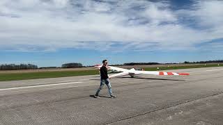 Glider operations with the clubs Schweizer 233 134 and private L33 [upl. by Magnien]