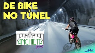 De bike no túnel Descendo a Imigrantes de bicicleta no Pedal Anchieta  Vá de Bike [upl. by Rabka]