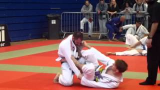 Oscar Gugala vs Ian Perkins  IBJJF London Winter Open 2016  Purple Adult  Middle [upl. by Nitsur644]