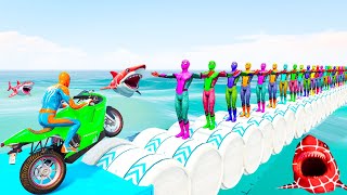 الأبطال الخارقين على القضبان دوامة قمع جسر  SPIDERMANon Motorcycle in Spiral Bridge Stunt Ride [upl. by Oflodor190]