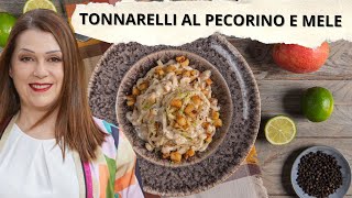 Tonnarelli pasta fresca condita con pecorino e mele [upl. by Marja]