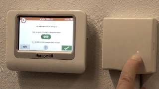 OpenTherm®ketelmodule R8810 toewijzen aan evohome  Honeywell Home [upl. by Esinnej453]