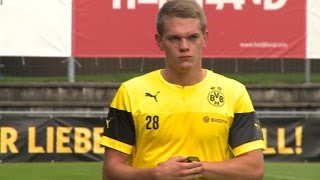 Ginter feiert Debüt für Dortmund quotEs ist ein Traumquot [upl. by Pilihp207]