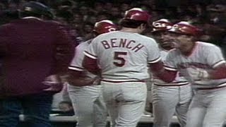 1976 WS Gm4 Bench homers twice in clincher [upl. by Hedwig444]