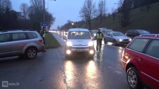 Vilniaus policijos reidas Ukmergės gatvėje A juostos pažeidėjų stabdymas [upl. by Notxarb505]