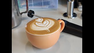 nanofoamer  cafelat robot  aeroccino 3  latte art [upl. by Idoc]