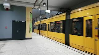 RuhrBahn NF1 Linie 105 Einfahrt Rathaus Essen [upl. by Maire124]