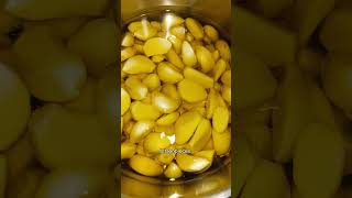 HOW TO MAKE EASY GARLIC CONFIT IN EXTRA VIRGIN OLIVE OIL [upl. by Hay741]