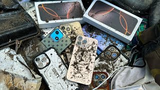 😍 Great Lucky 🤑🤑 i Found New Apple iPhone 16 Pro Max amp Many iPhones in Garbage [upl. by Gracie]