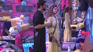 Bigg Boss 15 Raqesh Bapat Ki Ghar Mein Huye Grand Entry Shamita Shetty Huye Emotional [upl. by Dolley508]