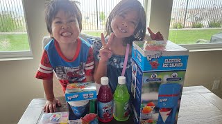 Kids making shave ice Ice cone koolaid [upl. by Neal]