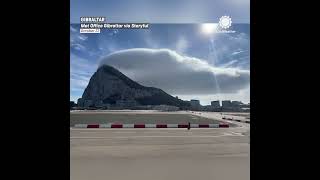 quotLevanterquot Cloud Glides Downwind of Gibraltar [upl. by Senaj]